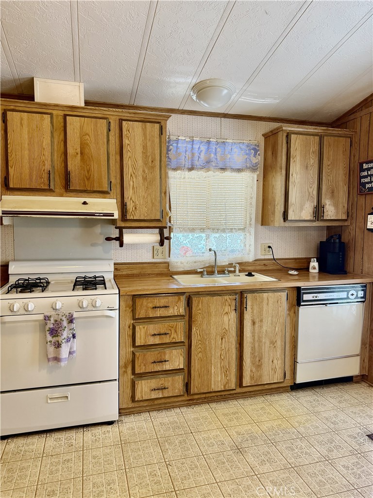 23456 Ottawa Road, Unit 19 Apple Valley, CA 92308 - Photo 6 of 32