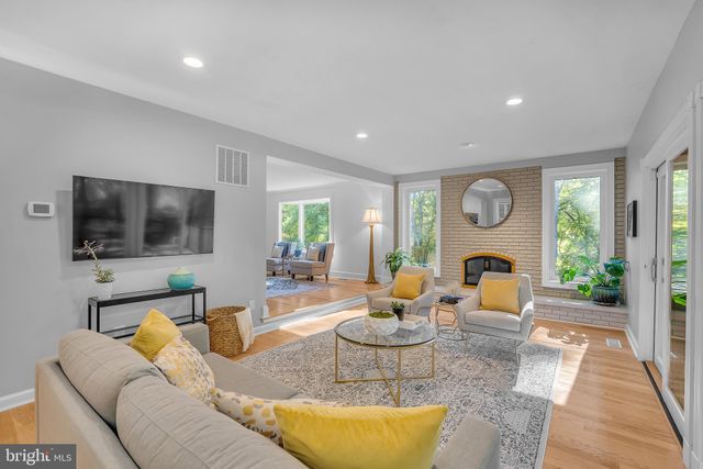 $1,100,000 | 13416 Bonnie Dale Drive, North Potomac, MD 20878