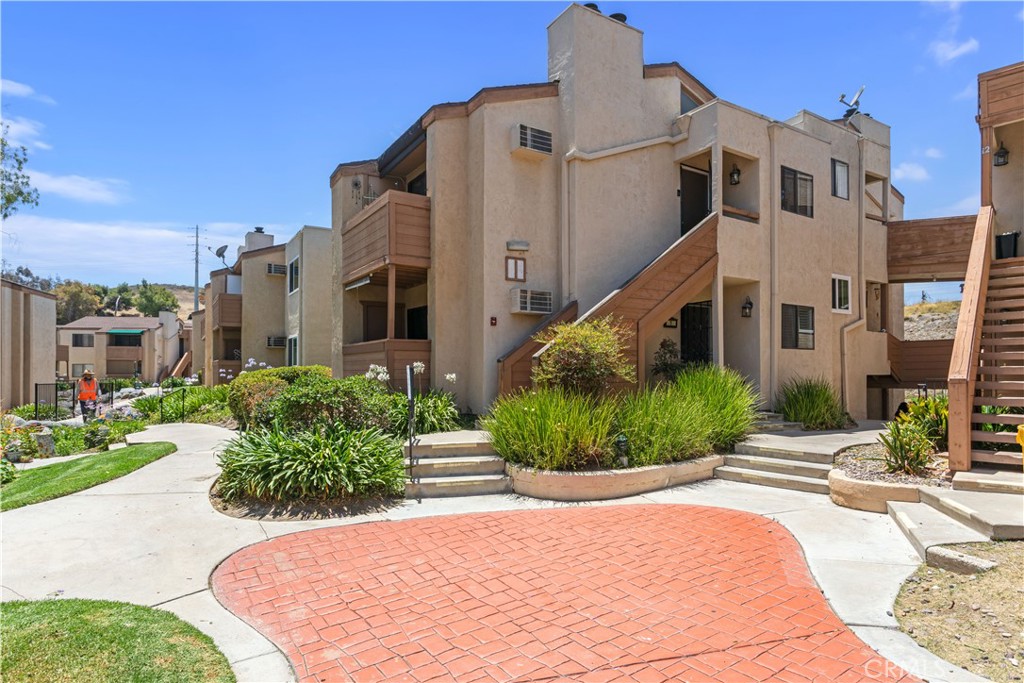 2920 Briarwood Road, Unit I1 Bonita, CA 91902 - Photo 4 of 30