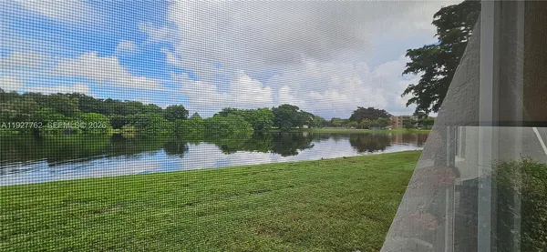 $2,150 | 9450 Poinciana Place, Unit 103, Davie, FL 33324