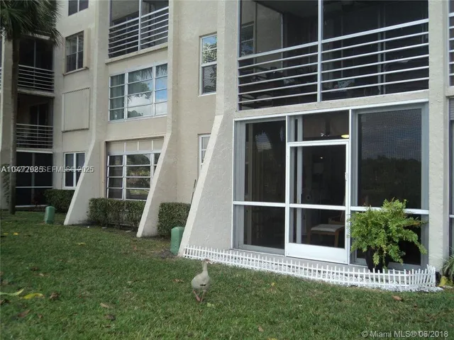 $2,350 | 9450 Poinciana Place, Unit 103, Davie, FL 33324