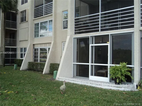 $2,150 | 9450 Poinciana Place, Unit 103, Davie, FL 33324