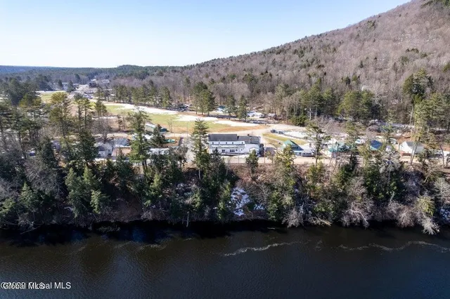 $424,900 | 13 Park Avenue, Hadley, NY 12835