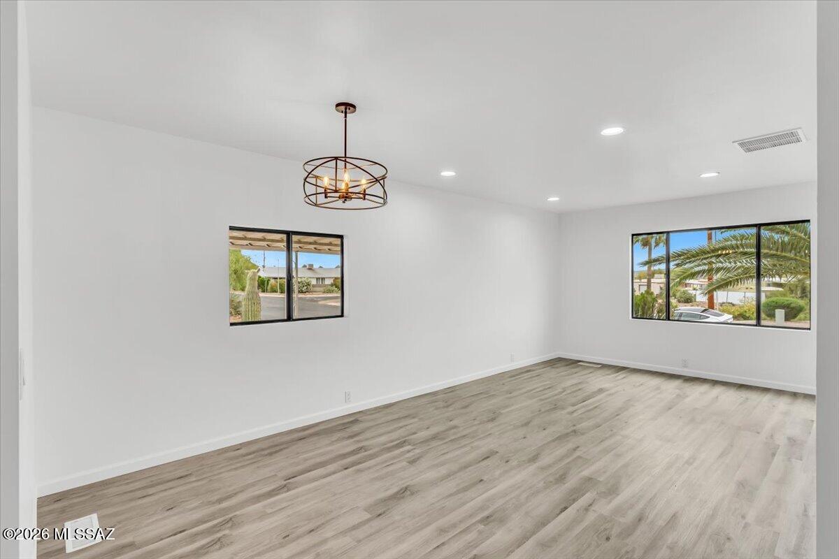 5972 West Rafter Cir Street Tucson, AZ 85713 - Photo 19 of 41 Dining room
