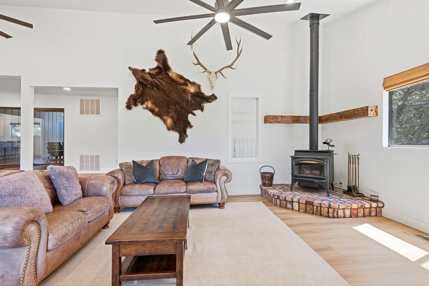 1547 Nugget Drive Murphys, CA 95247 - Photo 17 of 69 Gallery Image 17