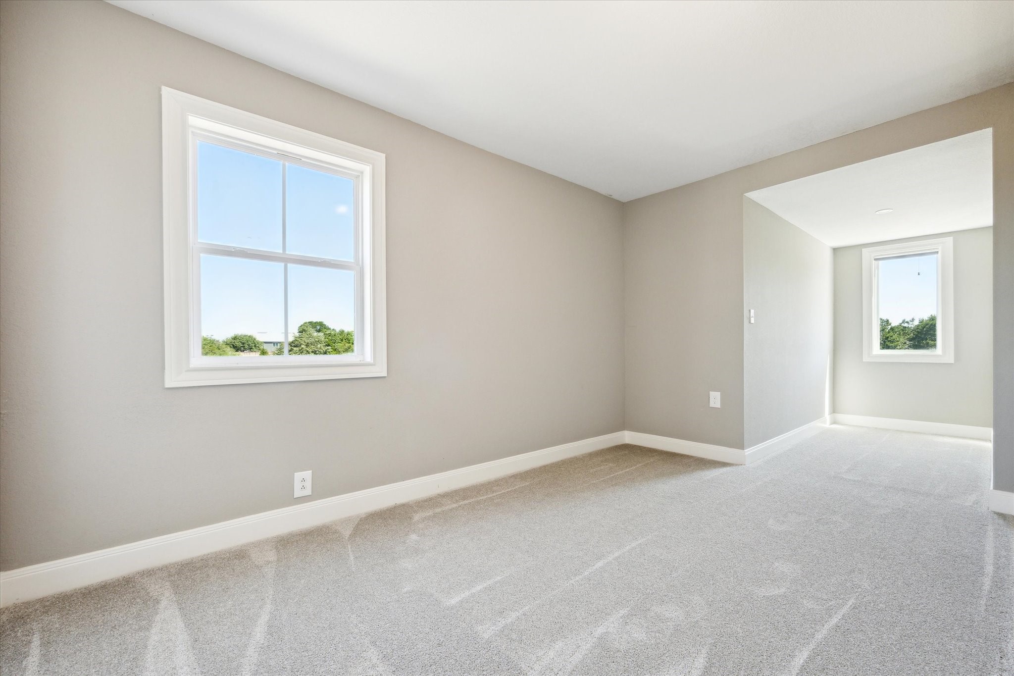 6063 Fm 1094 Sealy, TX 77474 - Photo 40 of 47 an empty room with windows and closet