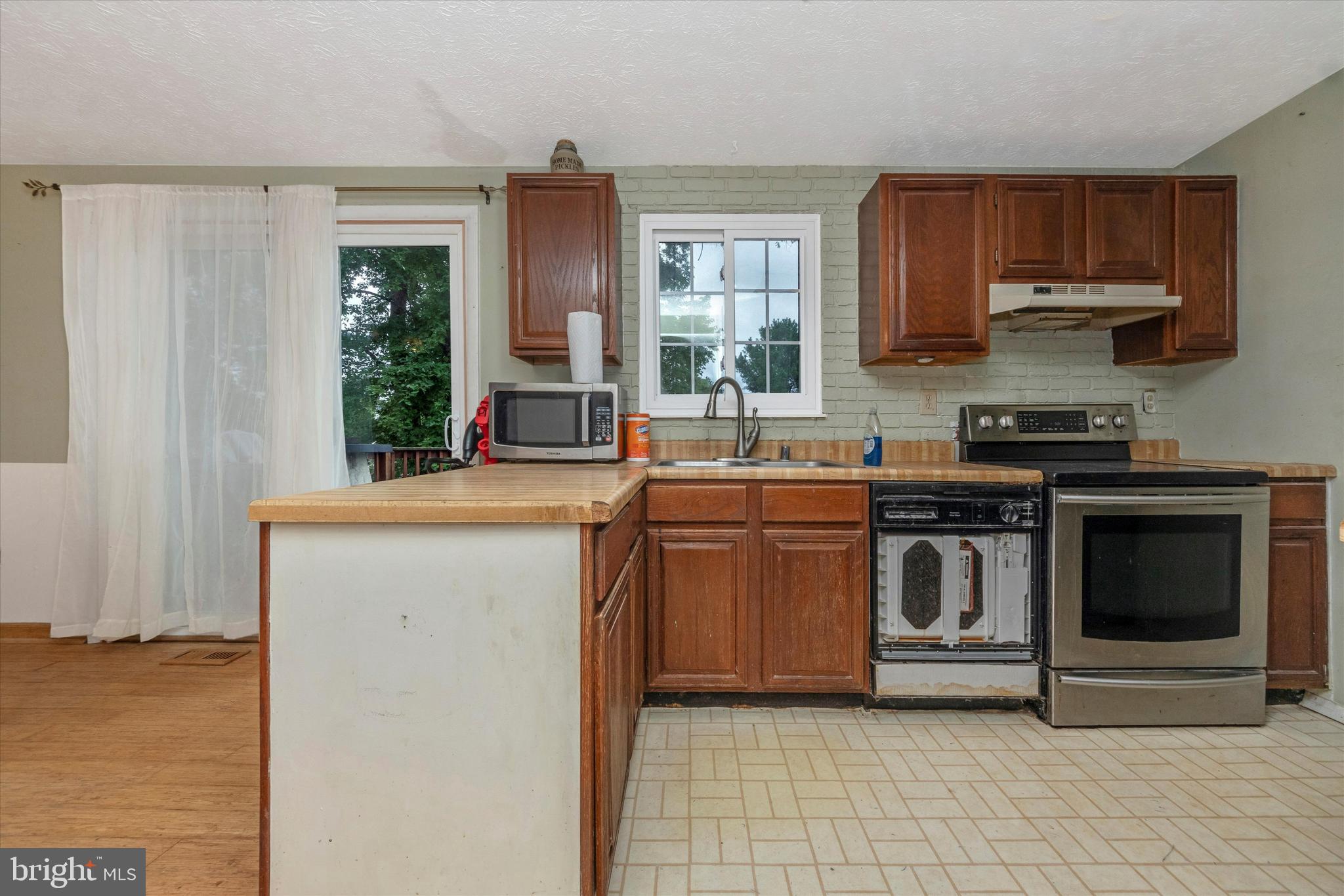 1405 Farmcrest Way Silver Spring, MD 20905 - Photo 31 of 35 Gallery Image 31