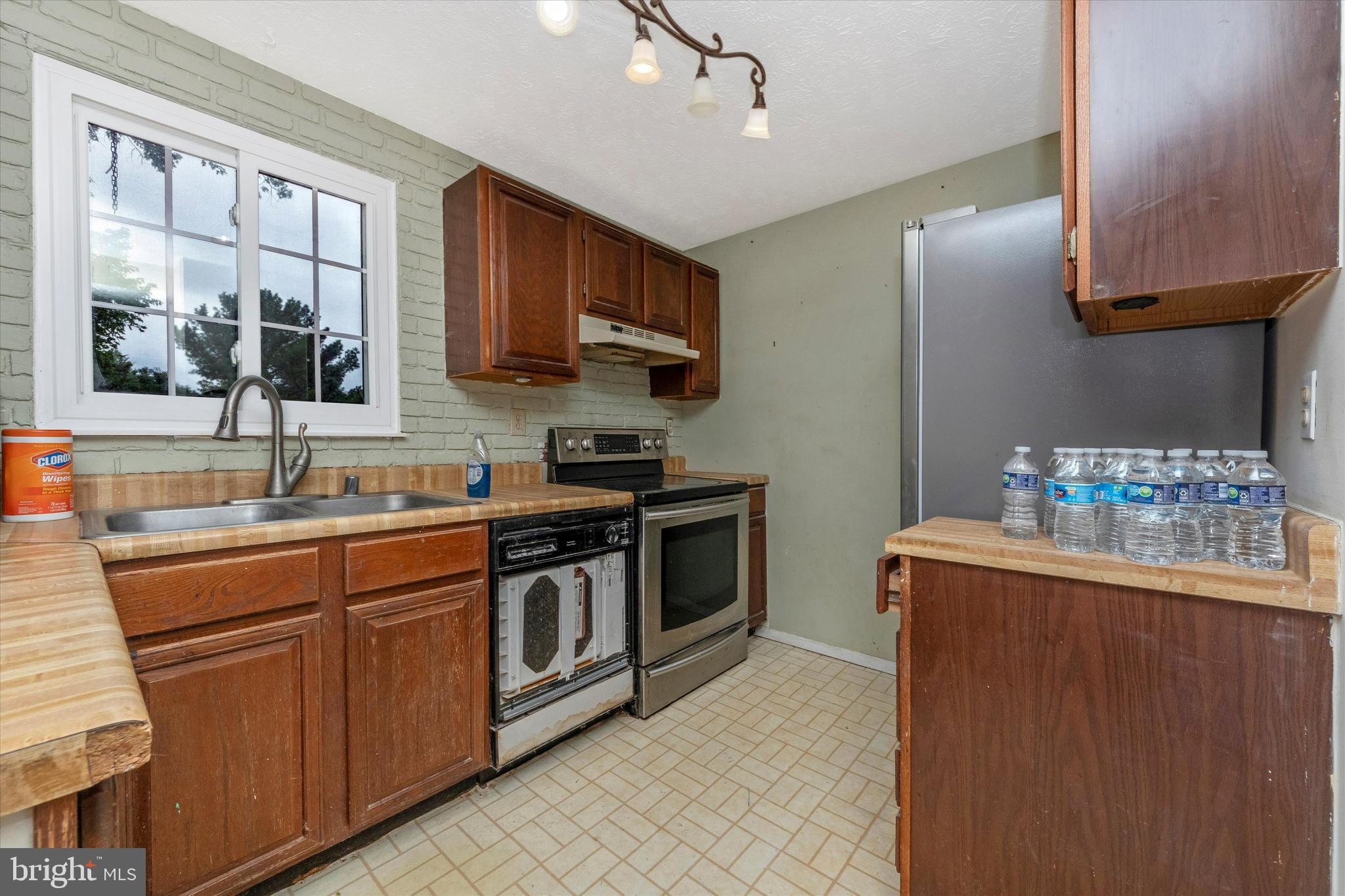 1405 Farmcrest Way Silver Spring, MD 20905 - Photo 32 of 35 Gallery Image 32