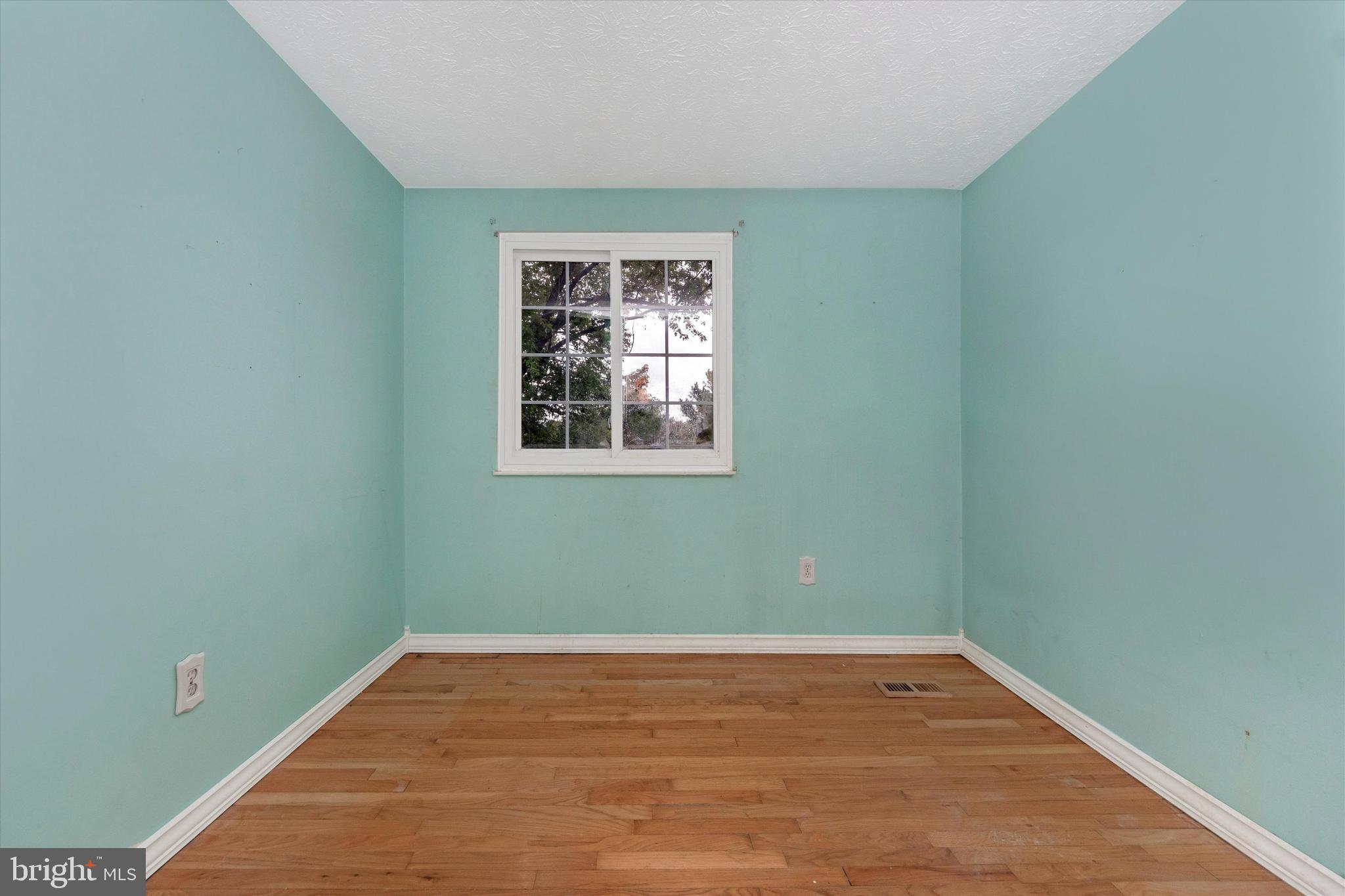 1405 Farmcrest Way Silver Spring, MD 20905 - Photo 8 of 35 Gallery Image 8