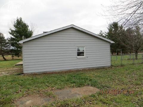 12830 Barnes Road Byron, MI 48418 - Photo 17 of 18 20195888-16.JPG