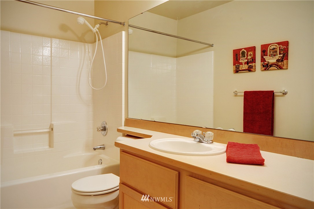 13001 Northeast 182nd Place, Unit A Bothell, WA 98011 - Photo 13 of 18