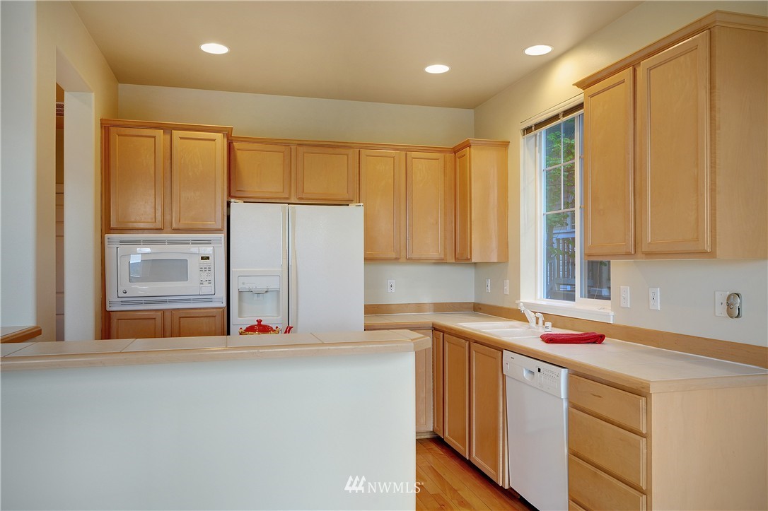 13001 Northeast 182nd Place, Unit A Bothell, WA 98011 - Photo 5 of 18