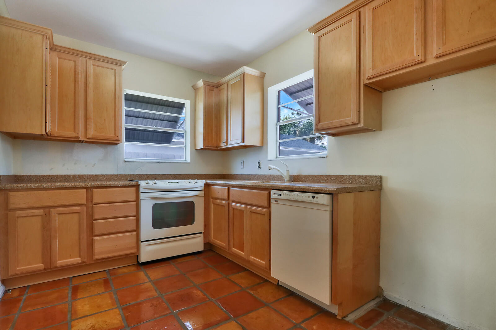315 Pilgrim Road West Palm Beach, FL 33405 - Photo 8 of 24 08_Image_8_mls