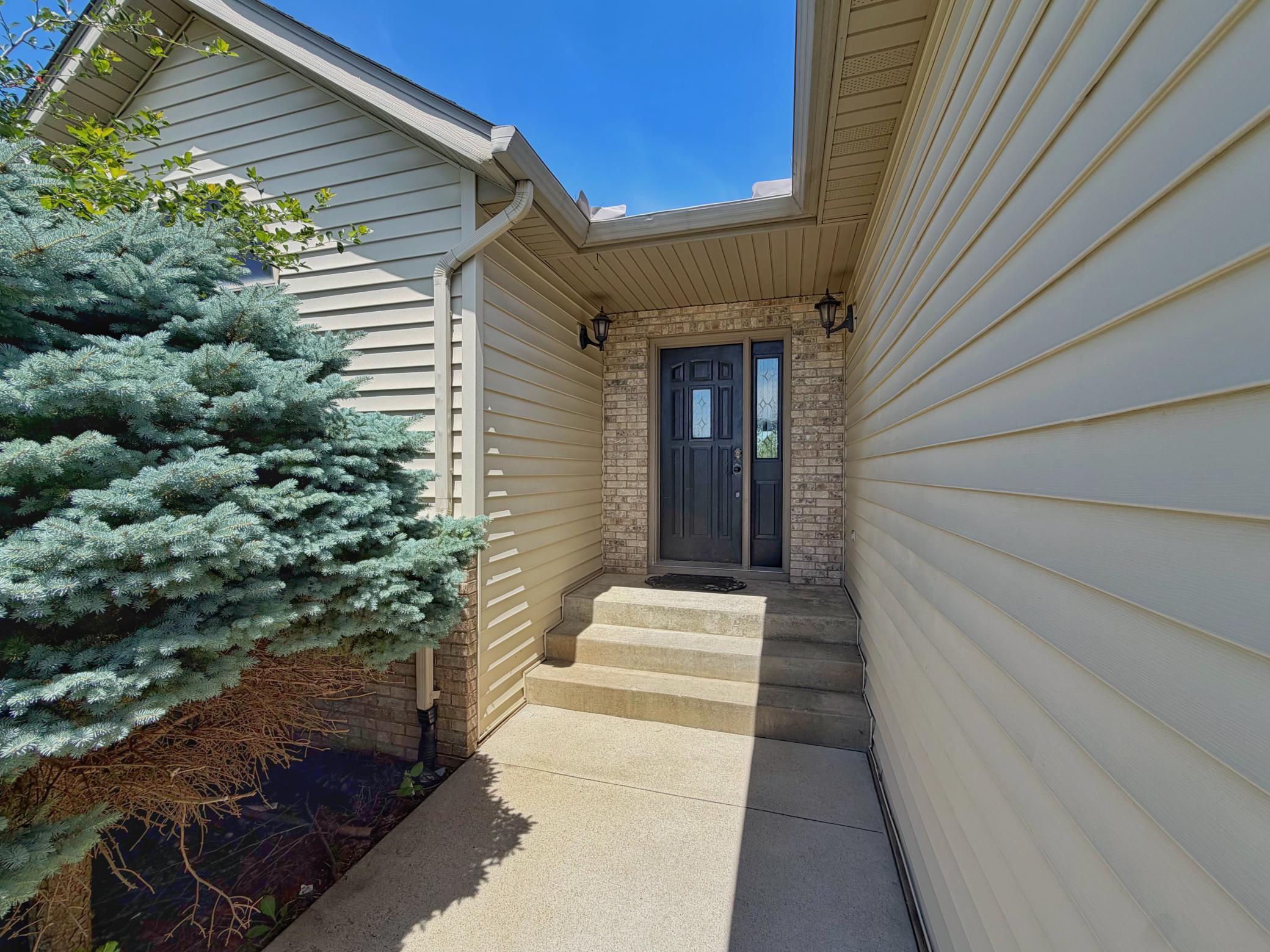 1103 Southern Hills Lane Southwest Rochester, MN 55902 - Photo 3 of 28