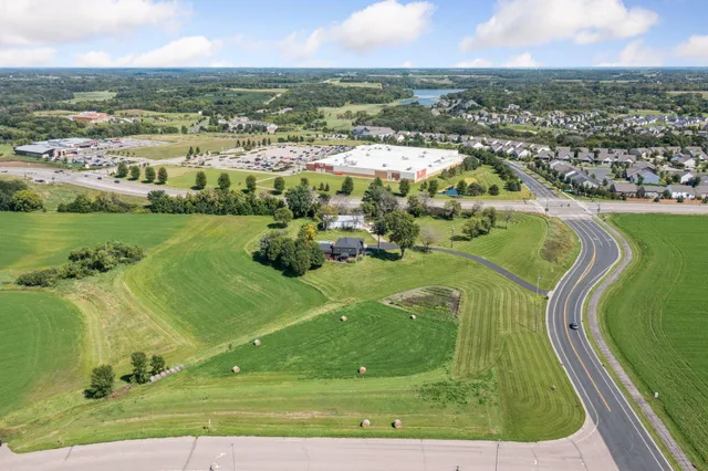 $20,217,000 | 700 10th Street, Waconia, MN 55387