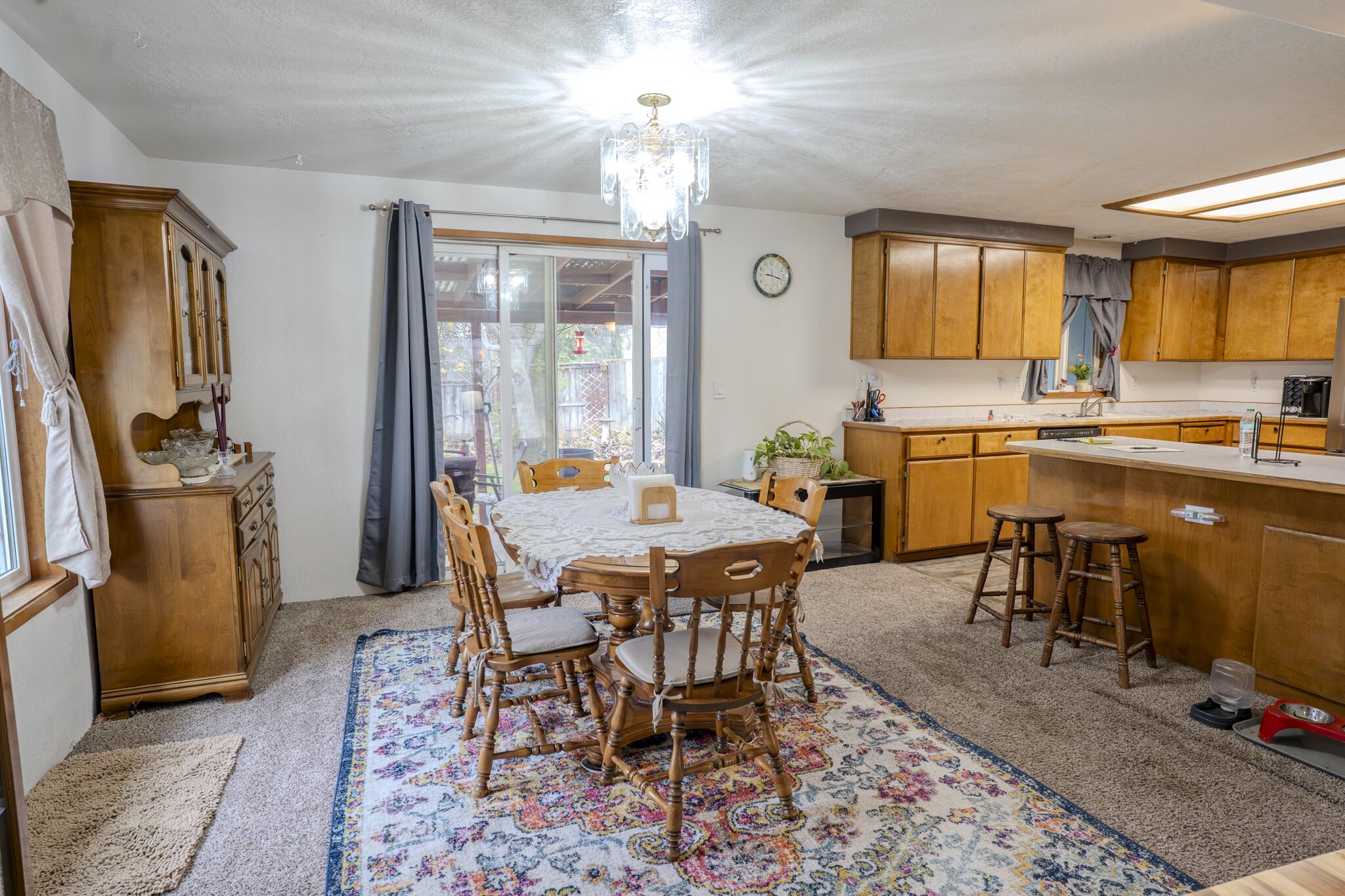 125 Meadow View Drive Phoenix, OR 97535 - Photo 9 of 27 DSC05139