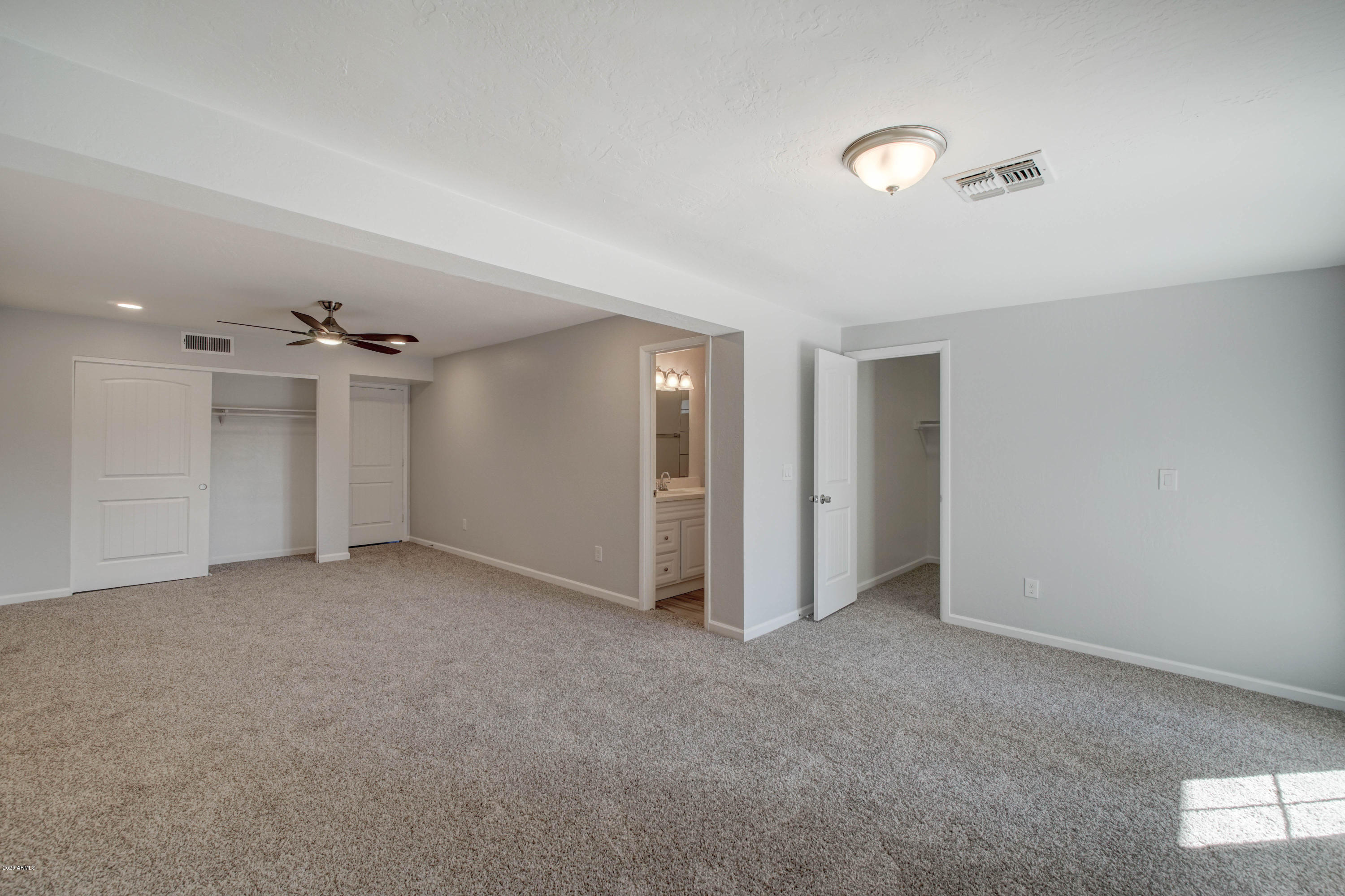 3001 West Cactus Road Phoenix, AZ 85029 - Photo 25 of 34 3001 W Cactus Rd-25
