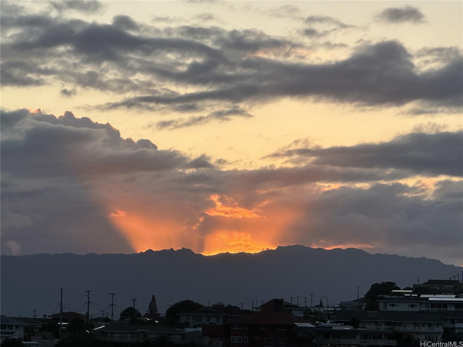 3215 Ala Ilima Street, Unit A/PH2 Honolulu, HI 96818 - Photo 25 of 25 a view of sunset