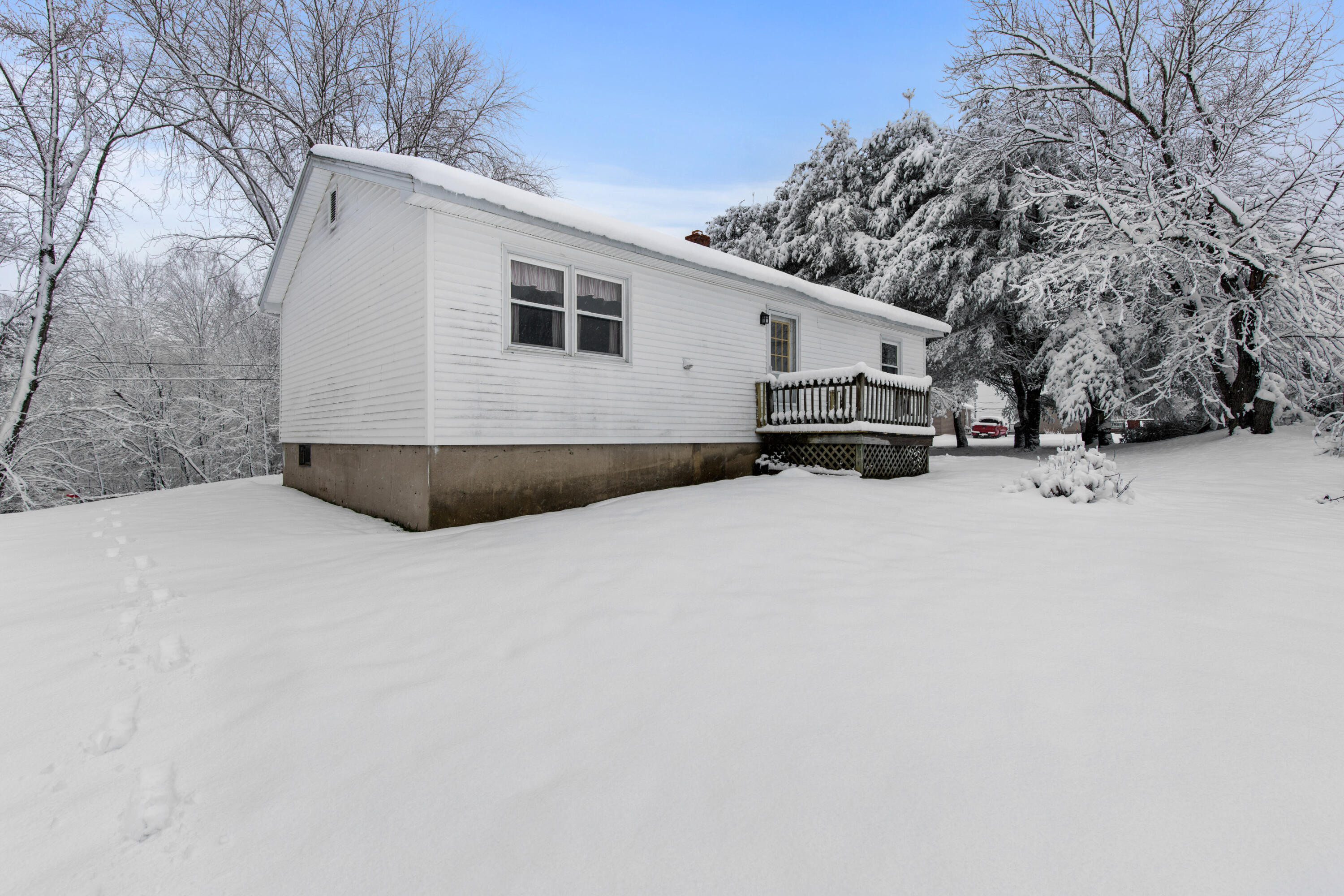 16 McLaughlin Circle Chelsea, ME 04330 - Photo 24 of 33 16McLaughlinCircleChelsea_21