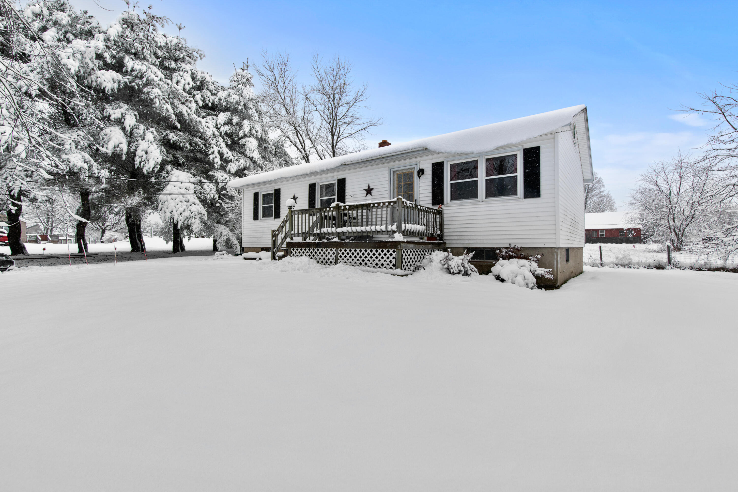 16 McLaughlin Circle Chelsea, ME 04330 - Photo 25 of 33 16McLaughlinCircleChelsea_20