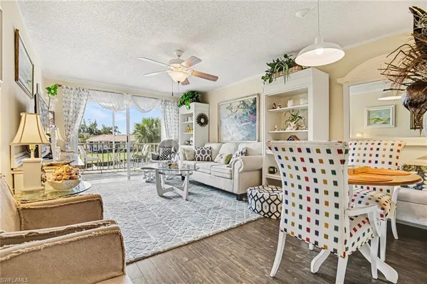 $1,500 | 200 Forest Lakes Boulevard, Unit 305, Naples, FL 34105