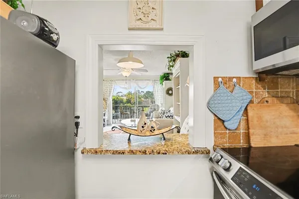 $1,500 | 200 Forest Lakes Boulevard, Unit 305, Naples, FL 34105