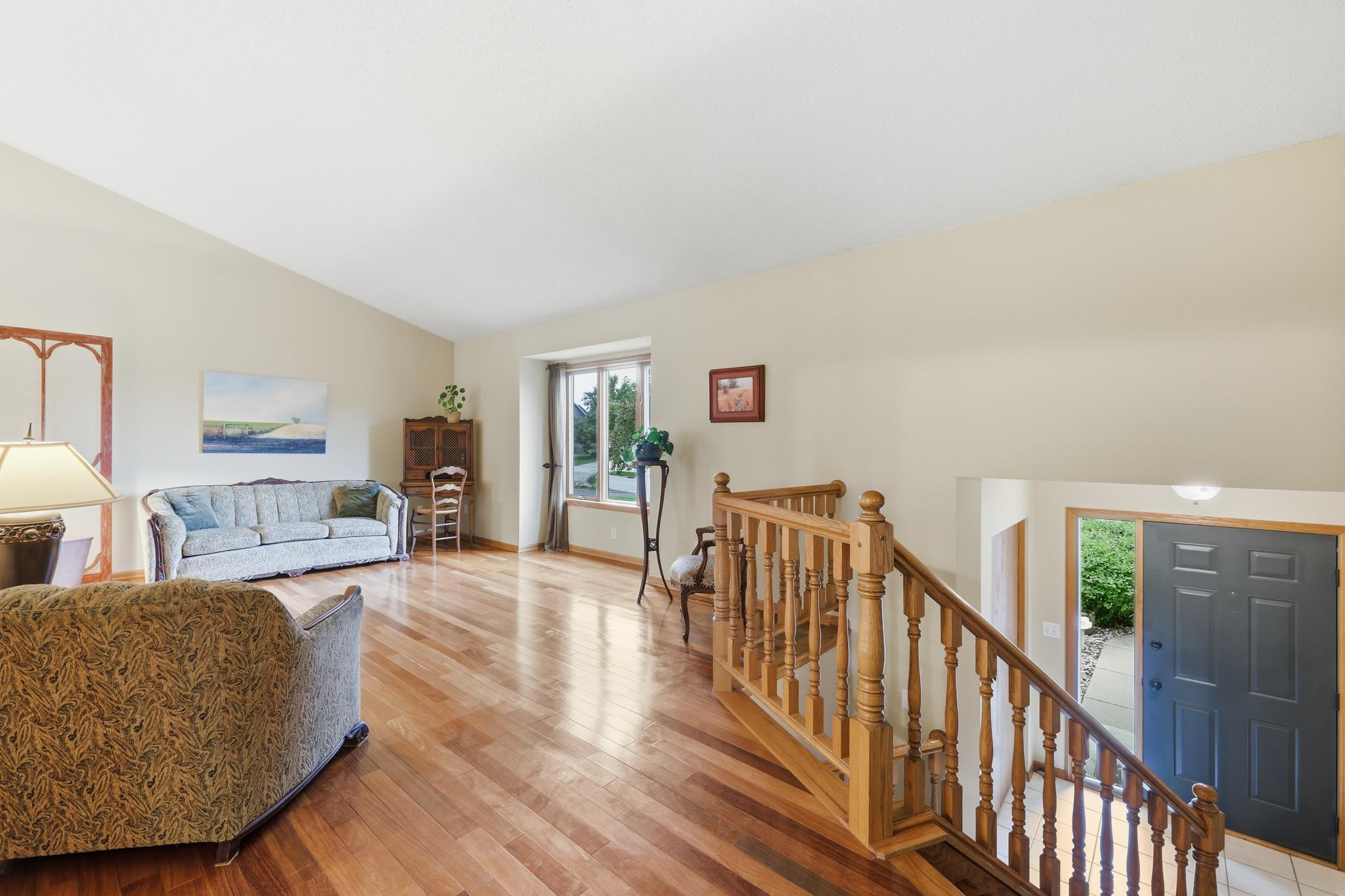 1123 Ridge Bluff Drive Chaska, MN 55318 - Photo 11 of 47 Gallery Image 11