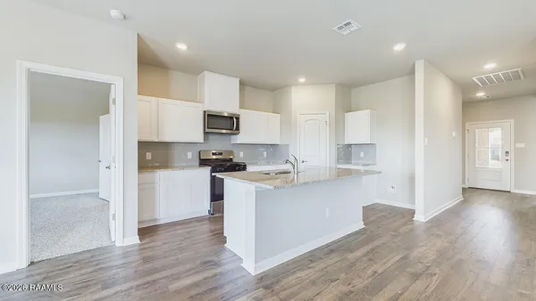 $257,500 | 106 Lake Oak Drive, Lafayette, LA 70507