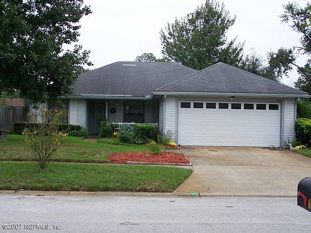 8433 Winter Berry Road Jacksonville, FL 32210 - Photo 1 of 14 Front