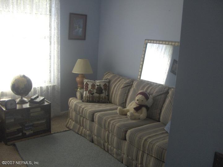 8433 Winter Berry Road Jacksonville, FL 32210 - Photo 12 of 14 Bedroom 3