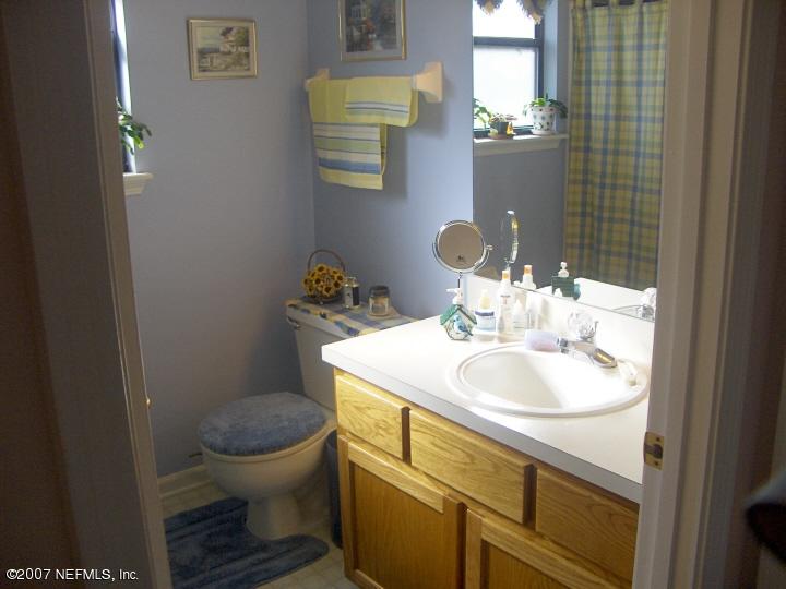 8433 Winter Berry Road Jacksonville, FL 32210 - Photo 13 of 14 Bathroom 2