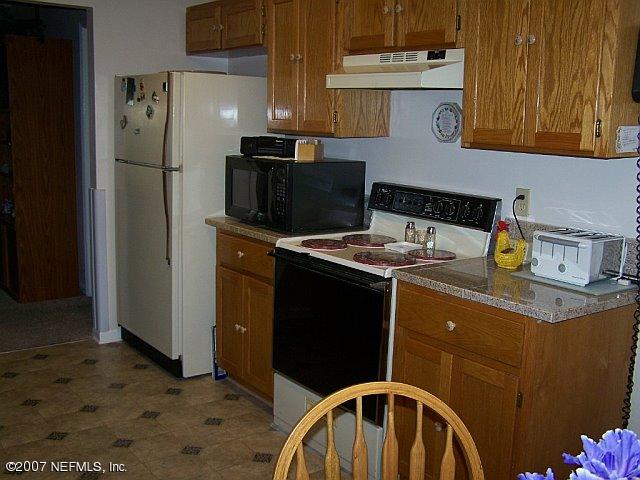 8433 Winter Berry Road Jacksonville, FL 32210 - Photo 7 of 14 Kitchen 2