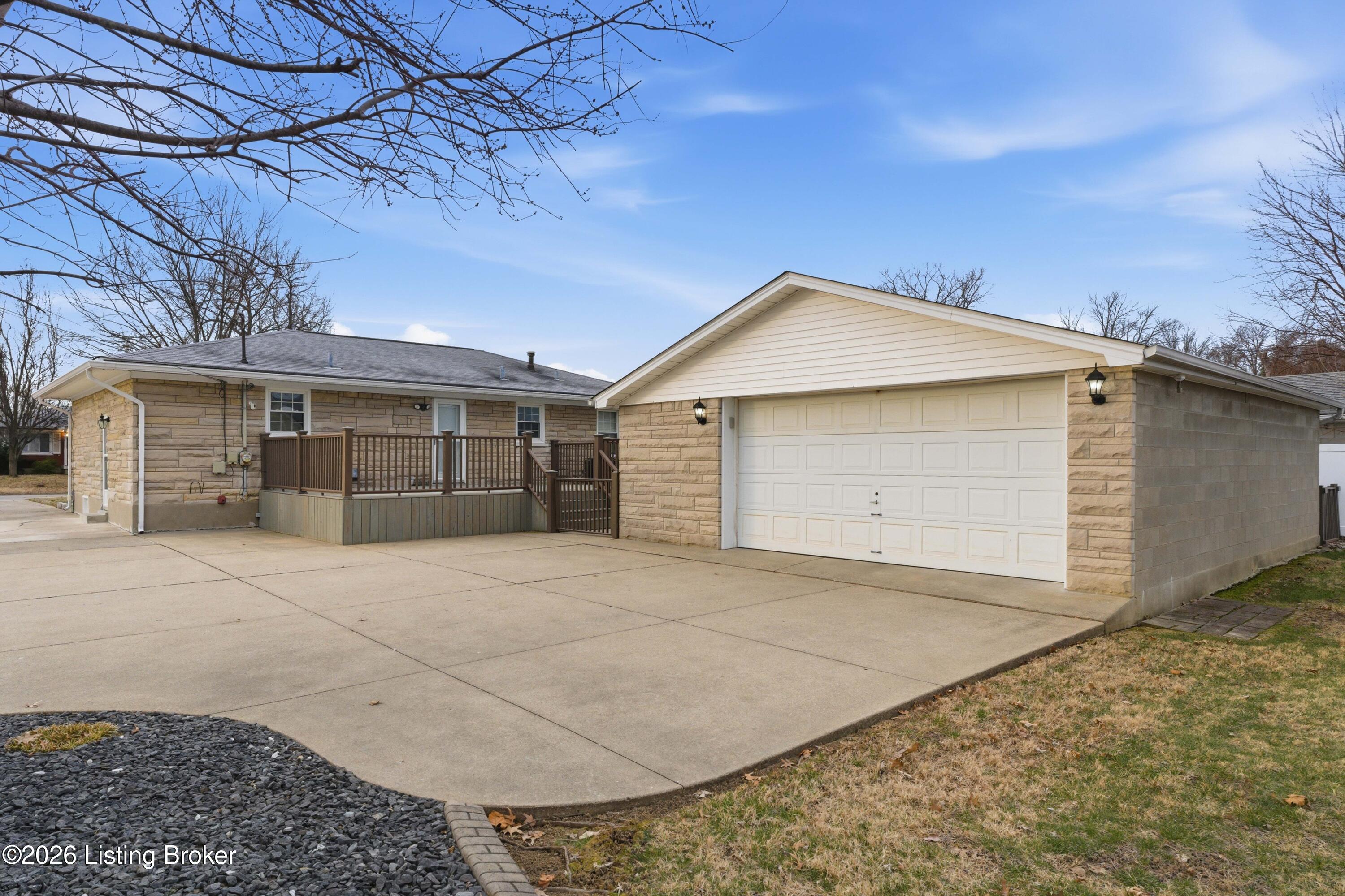 2859 Sheldon Road Louisville, KY 40218 - Photo 14 of 44 DSC08988