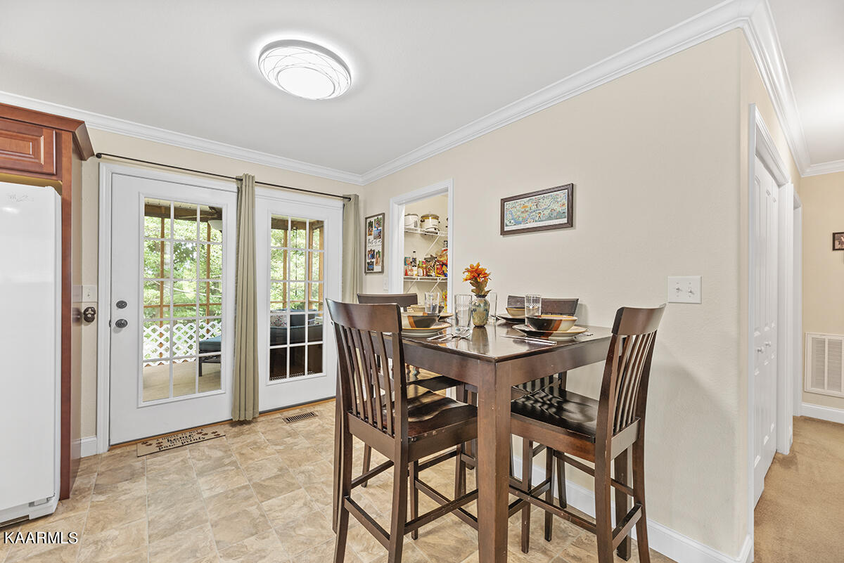 2003 Highland Road Maryville, TN 37801 - Photo 11 of 27 Dining Area