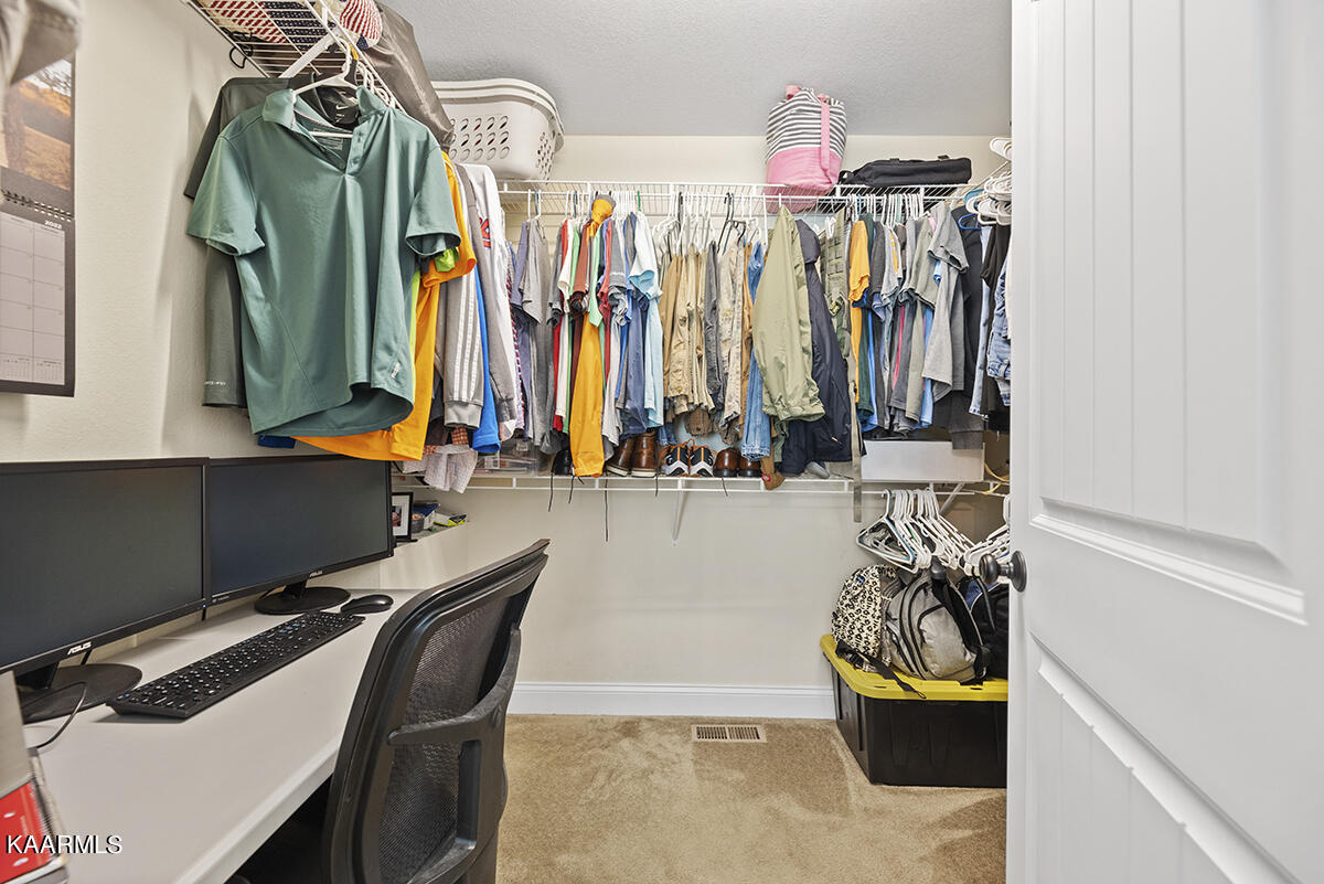 2003 Highland Road Maryville, TN 37801 - Photo 16 of 27 Closet