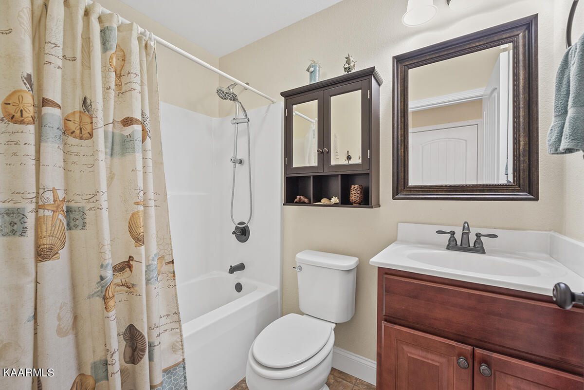 2003 Highland Road Maryville, TN 37801 - Photo 20 of 27 Bath 2