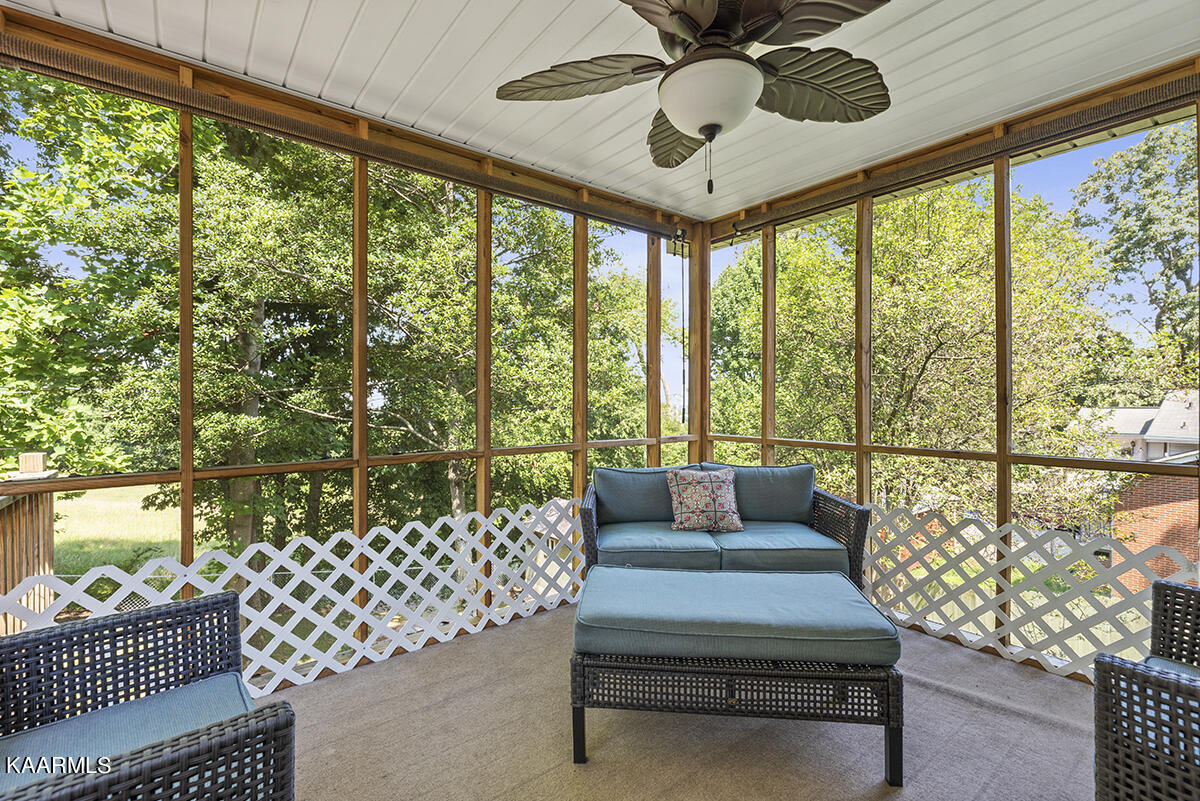 2003 Highland Road Maryville, TN 37801 - Photo 21 of 27 Screened Porch
