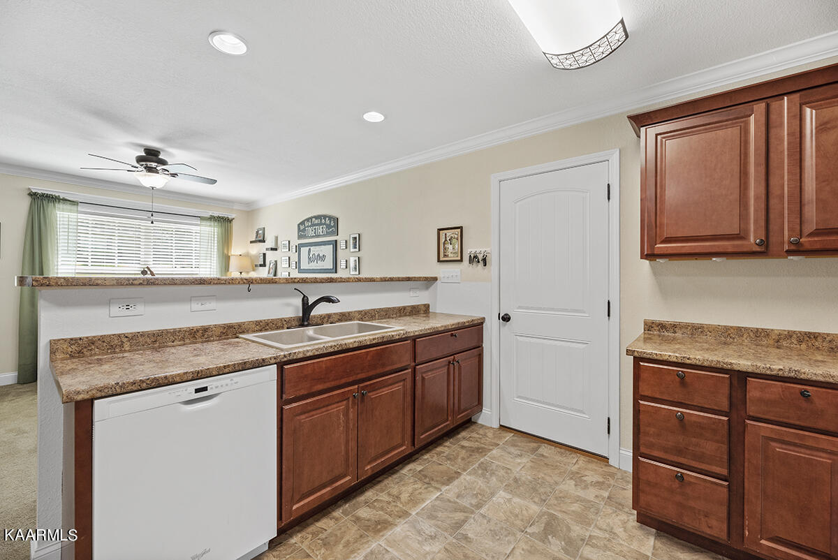 2003 Highland Road Maryville, TN 37801 - Photo 8 of 27 Kitchen