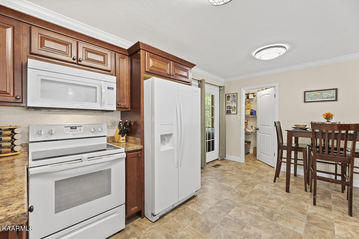 2003 Highland Road Maryville, TN 37801 - Photo 10 of 27 Kitchen