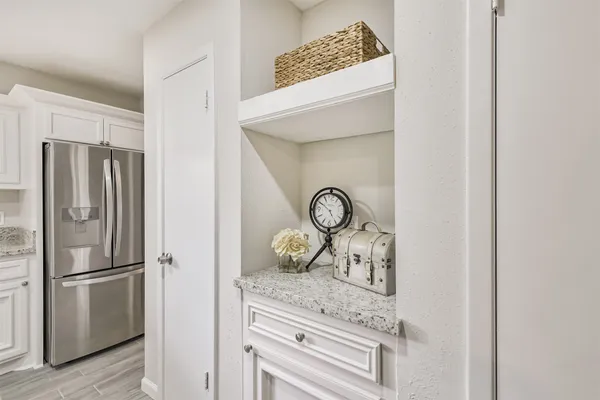 $2,500 | 12415 Pantano Drive, Houston, TX 77065