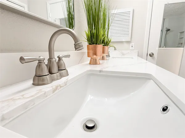 $2,500 | 12415 Pantano Drive, Houston, TX 77065