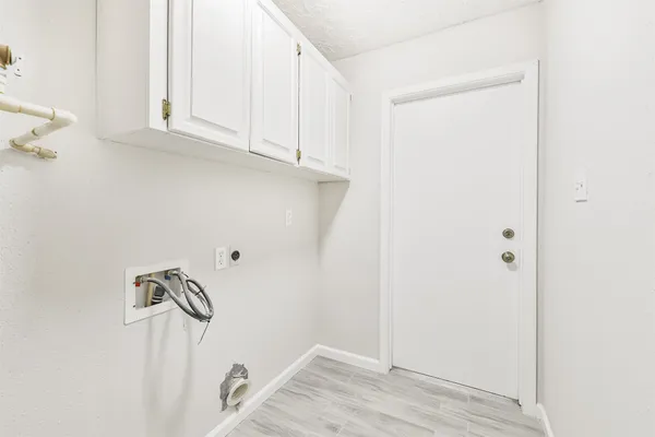 $2,500 | 12415 Pantano Drive, Houston, TX 77065