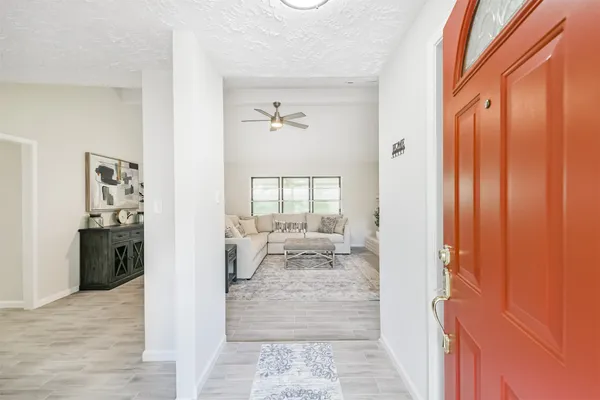 $2,500 | 12415 Pantano Drive, Houston, TX 77065