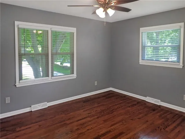 $515,000 | 404 Northwest Briarcliff Road, Kansas City, MO 64116