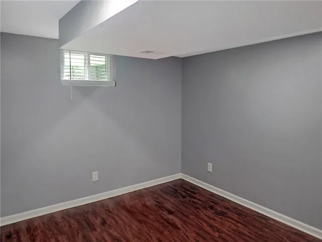 $515,000 | 404 Northwest Briarcliff Road, Kansas City, MO 64116