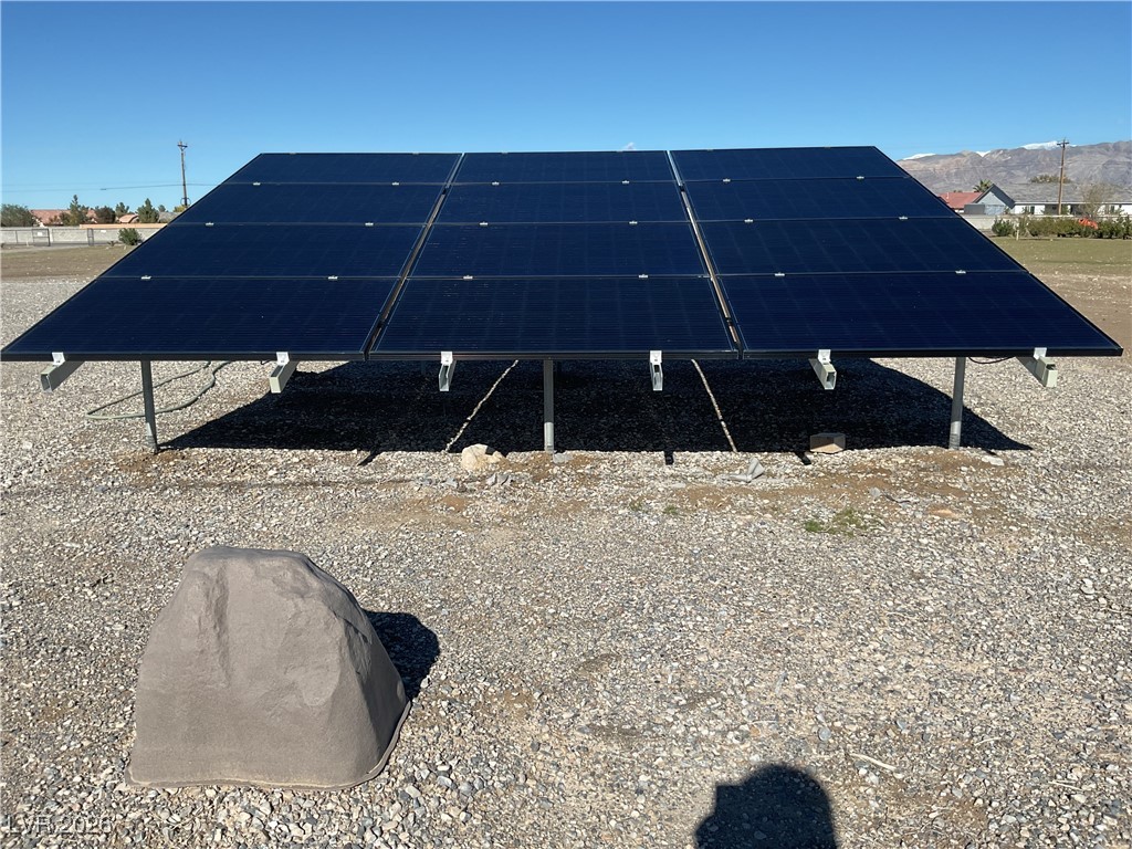 5261 East Kellogg Road Pahrump, NV 89061 - Photo 3 of 28 Solar array