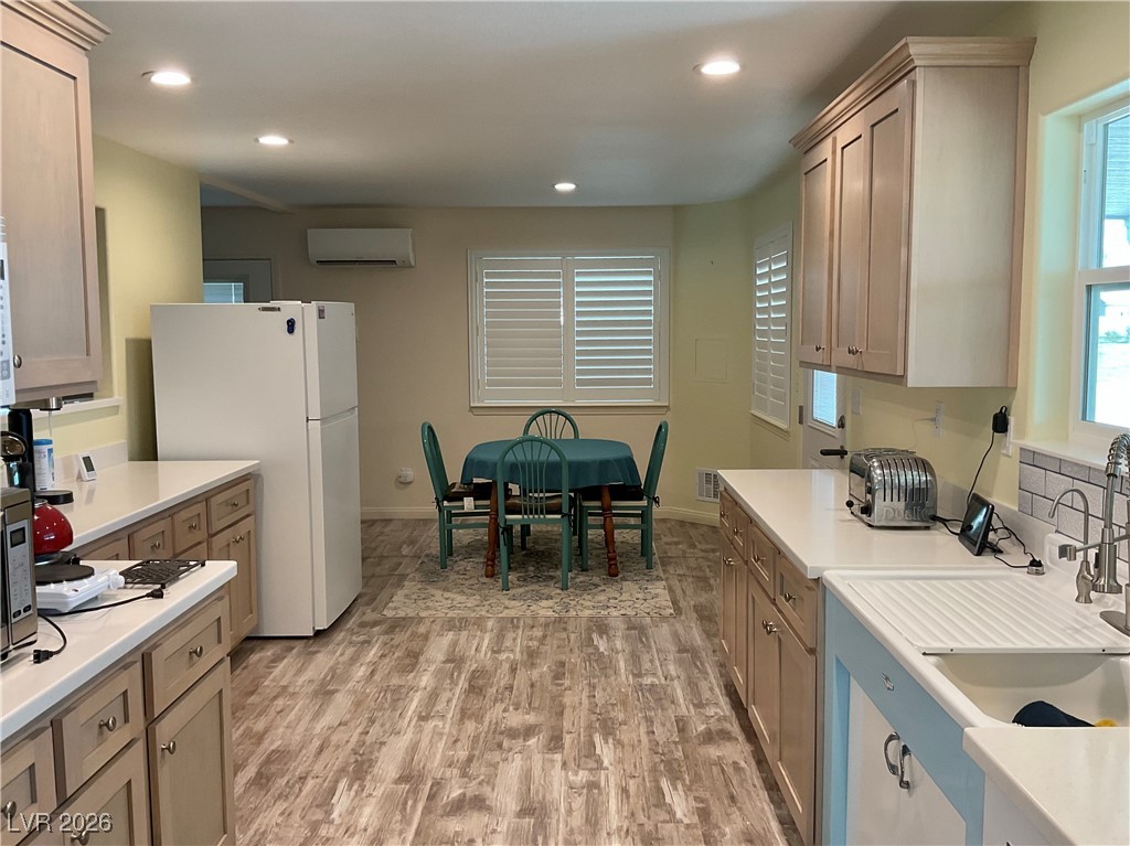 5261 East Kellogg Road Pahrump, NV 89061 - Photo 9 of 28 Kitchen /dining area combination