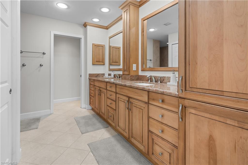 807 Rue Deville, Unit 2 11 Naples, FL 34108 - Photo 17 of 33 Gallery Image 17