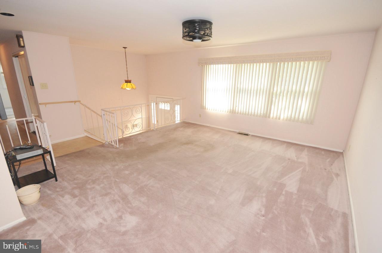 23 Regent Road Cherry Hill, NJ 08003 - Photo 2 of 47