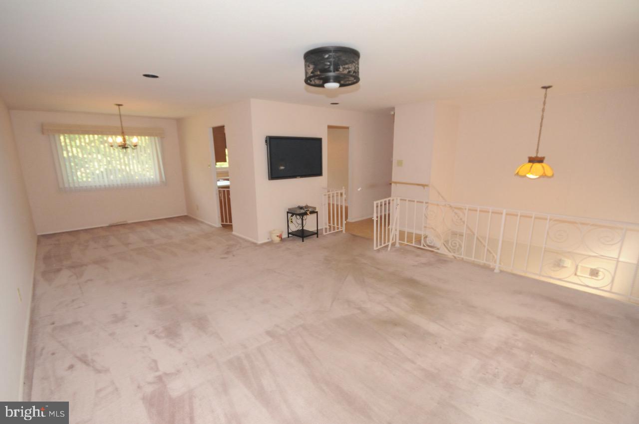 23 Regent Road Cherry Hill, NJ 08003 - Photo 3 of 47
